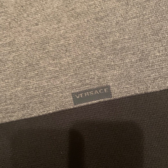 Authentic Gianna Versace V-Neck Sweater like New M! Absolutely beautiful Sweater - Picture 6 of 8